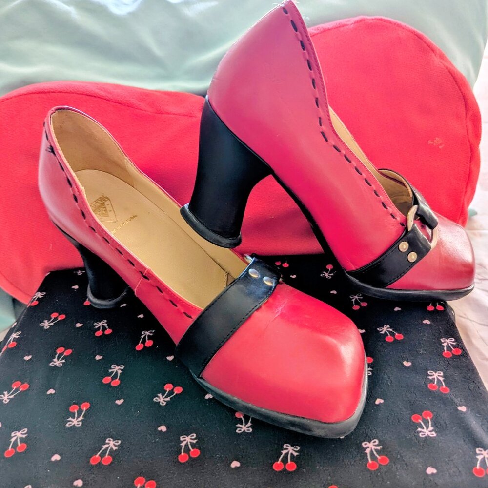 John Fluevog Choice Vanny Red & Black Heart Heels Size 10 Made In Portugal